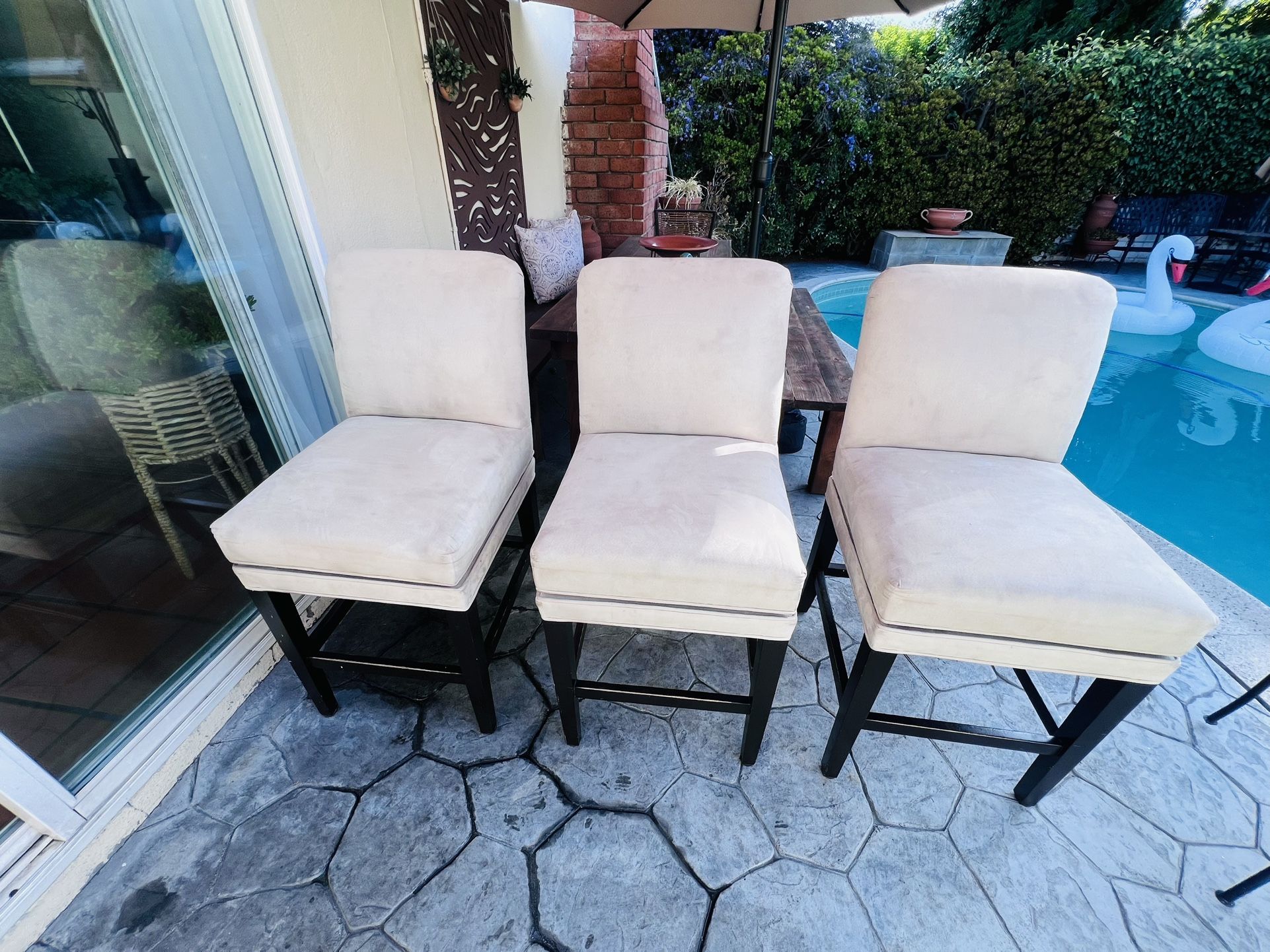 3 Counter stools