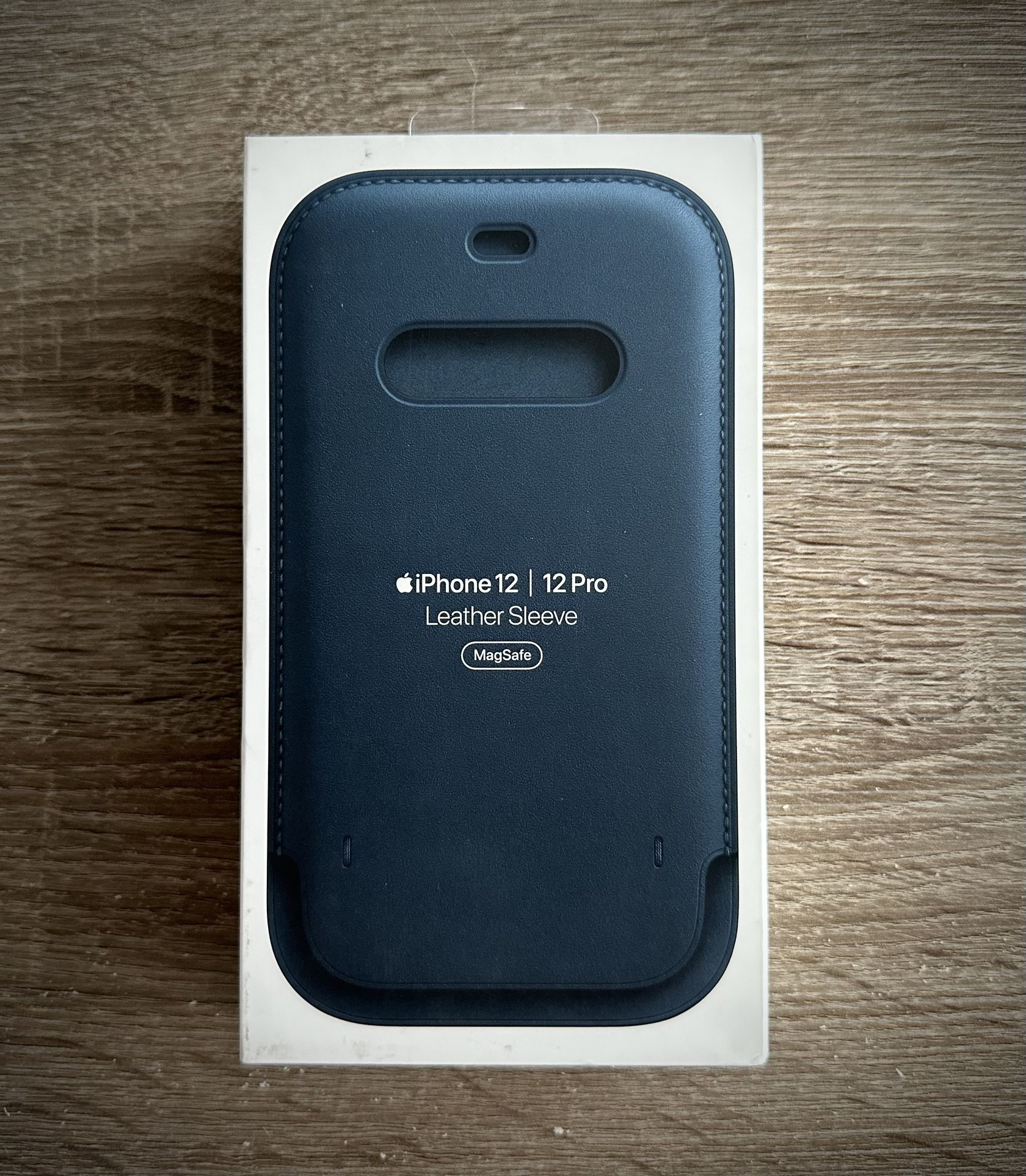 Apple iPhone 12 Pro Leather Sleeve with MagSafe - Baltic Blue