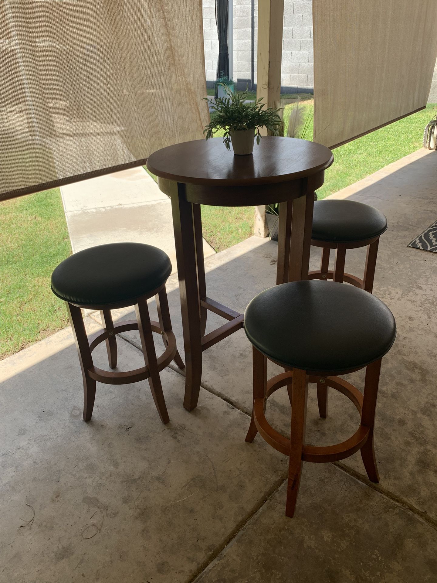 Beautiful Bistro Table With Four Stools - $50 Firm 