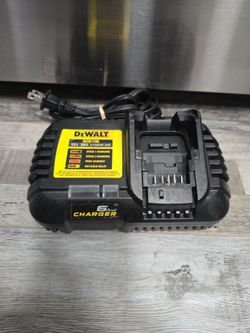 DEWALT 12/20V DCB1106 CHARGER