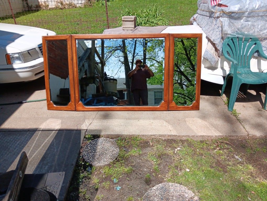 Large Beautiful Folding Morrors , 39×82 Inches It's All 👍