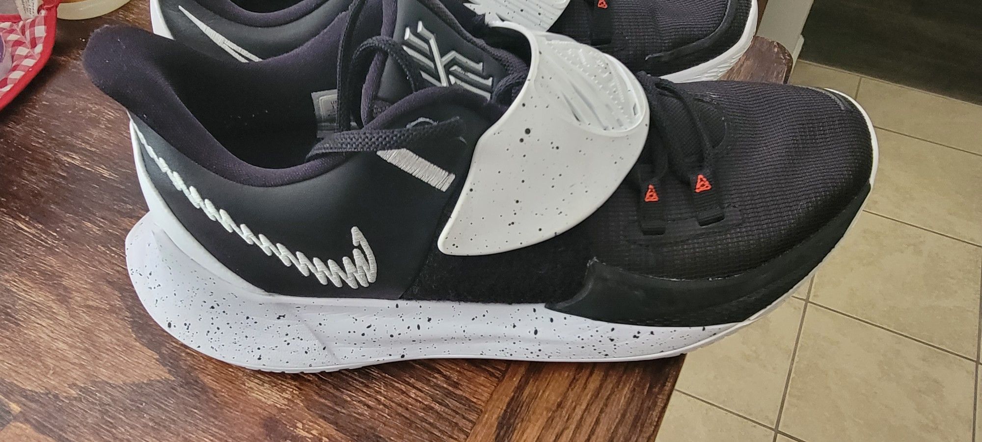 Size N 11 Basketball Shoes