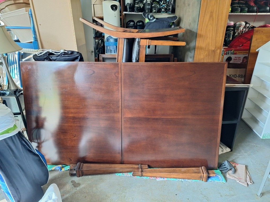 Large Dining Table With 18 Inch Insert  And6 Chairs