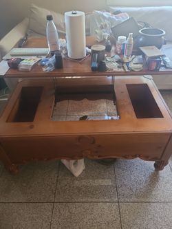 All wooden 4 foot coffee table that opens!