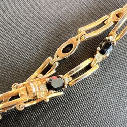 Vintage Roman Black Stone Link Bracelet Gold Tone Elegant Costume Jewelry