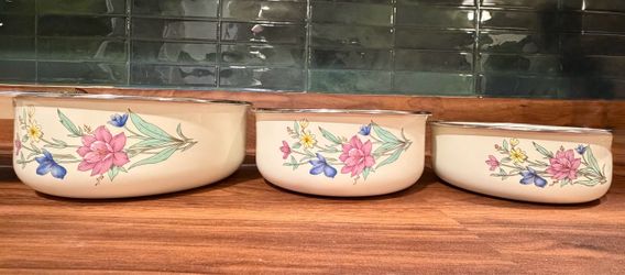 Floral Enamel Nesting Mixing Bowl Set of 3