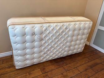 Saatva twin size mattress