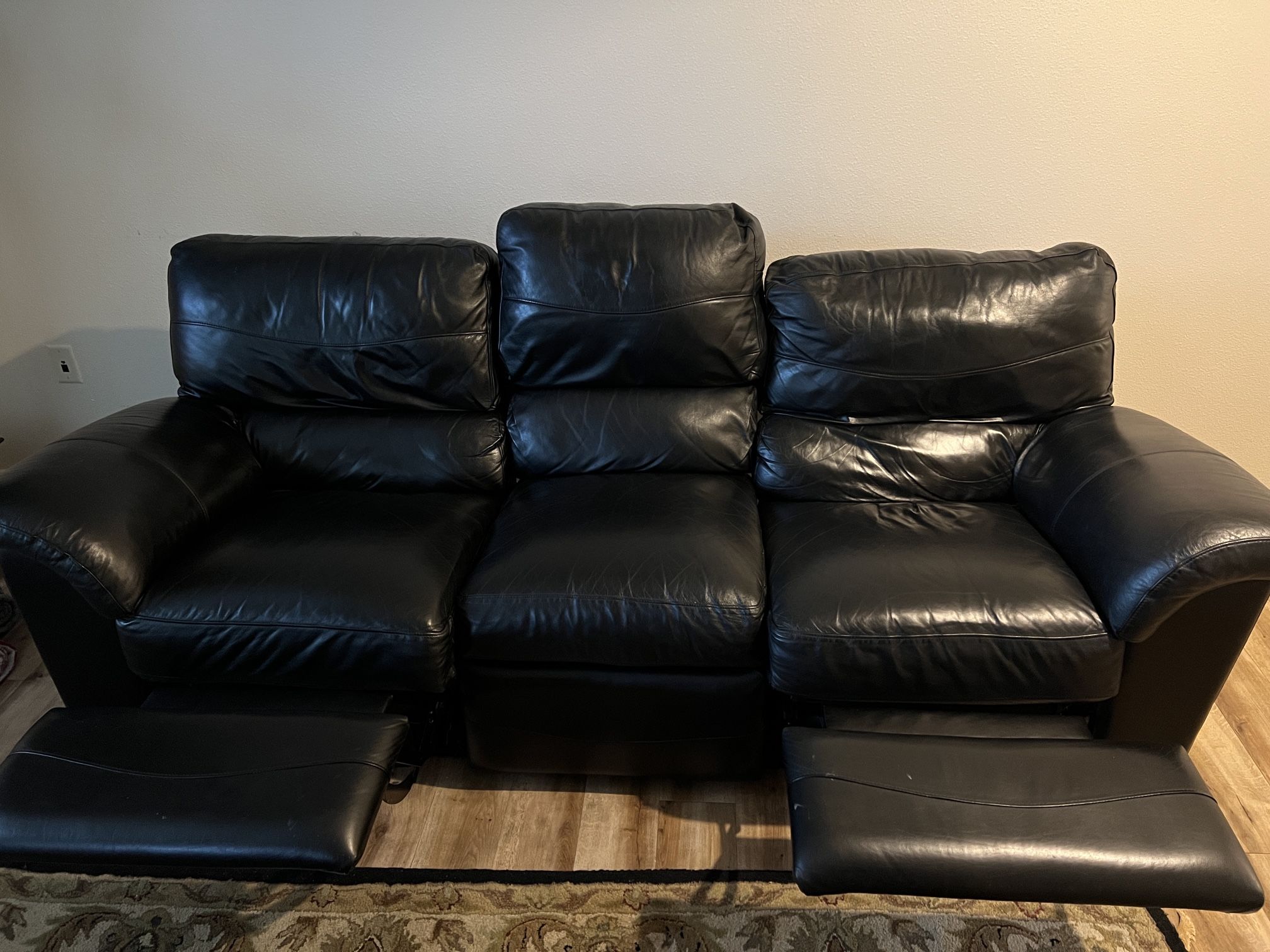 Black Leather Lazy Boy Couch