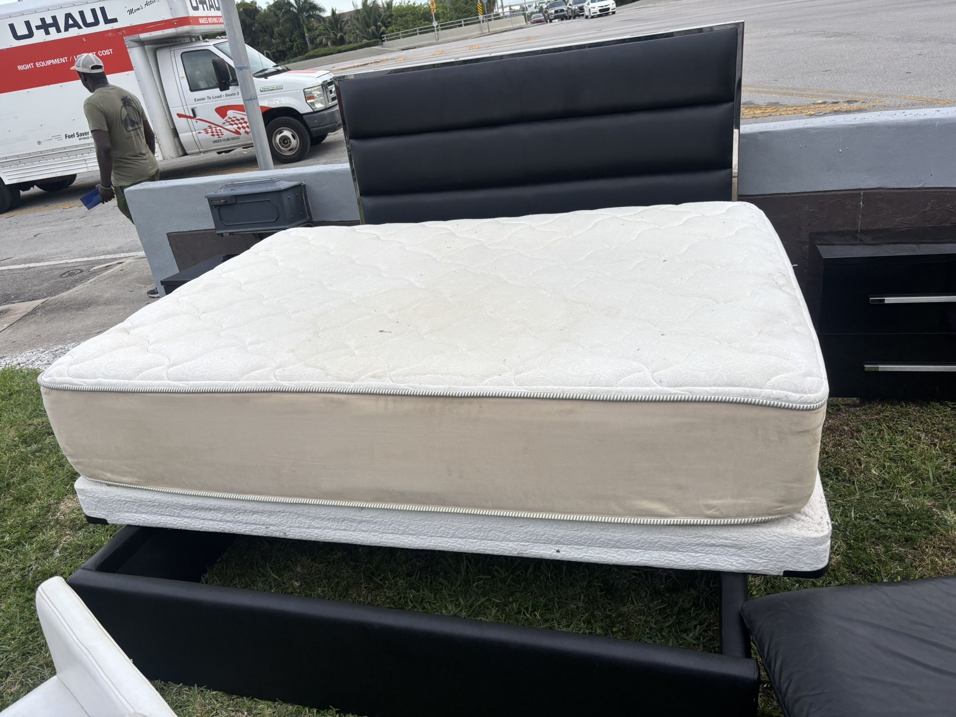 Bedroom Queen With Two Night Stands
