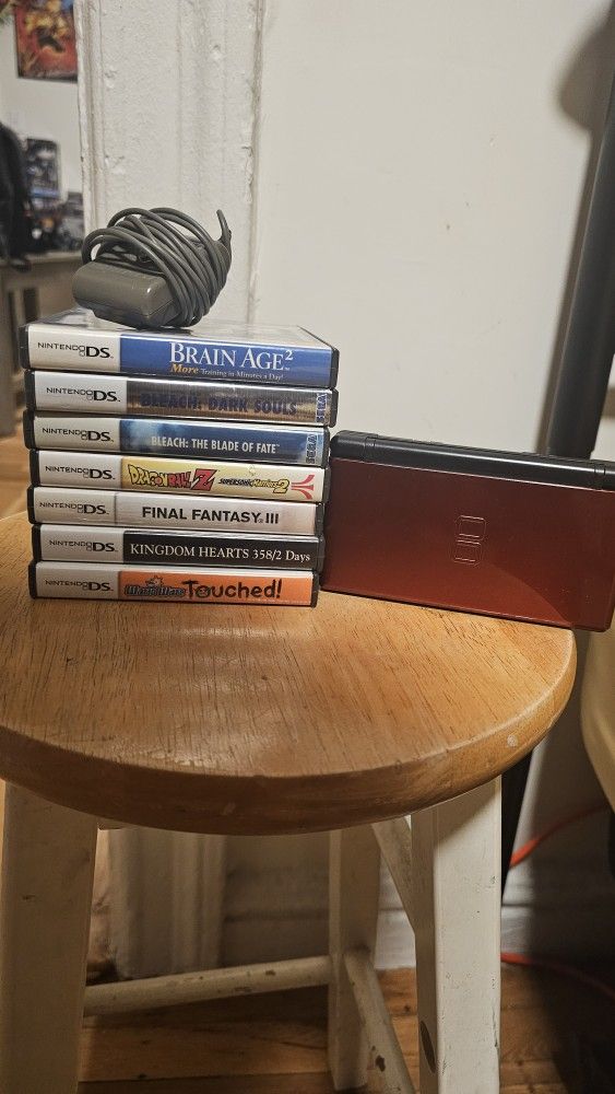 Nintendo DS Lite - Red & Black- 7 Games