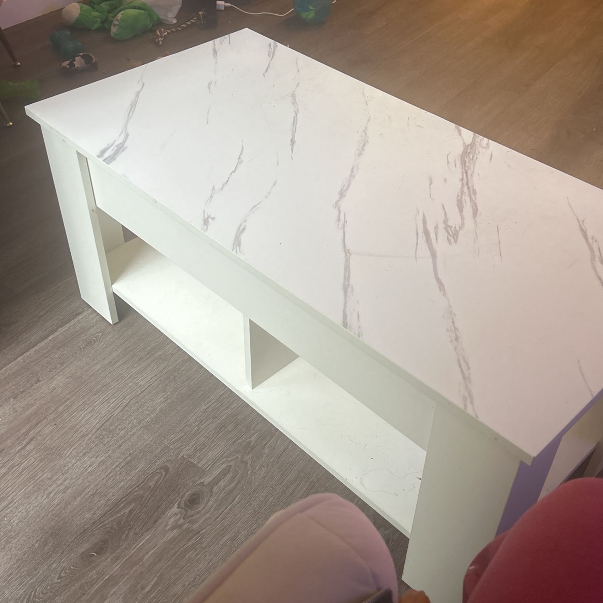 Coffee table w/ Storage