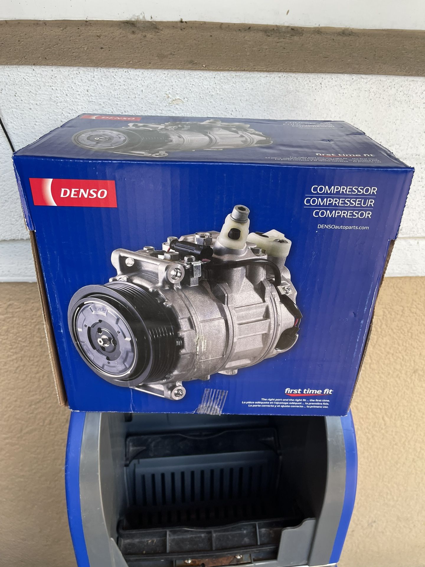 Genuine Denso compressor for Toyota Sienna 2011 to 2014, new