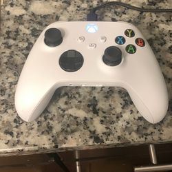 Xbox Controller With Rechargeable Batteries And Pack To Charge Batteries 