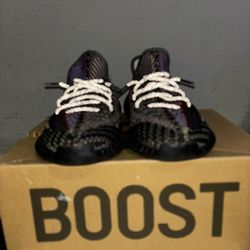 Yeezy 350 v2 Yecheil Size 9.5