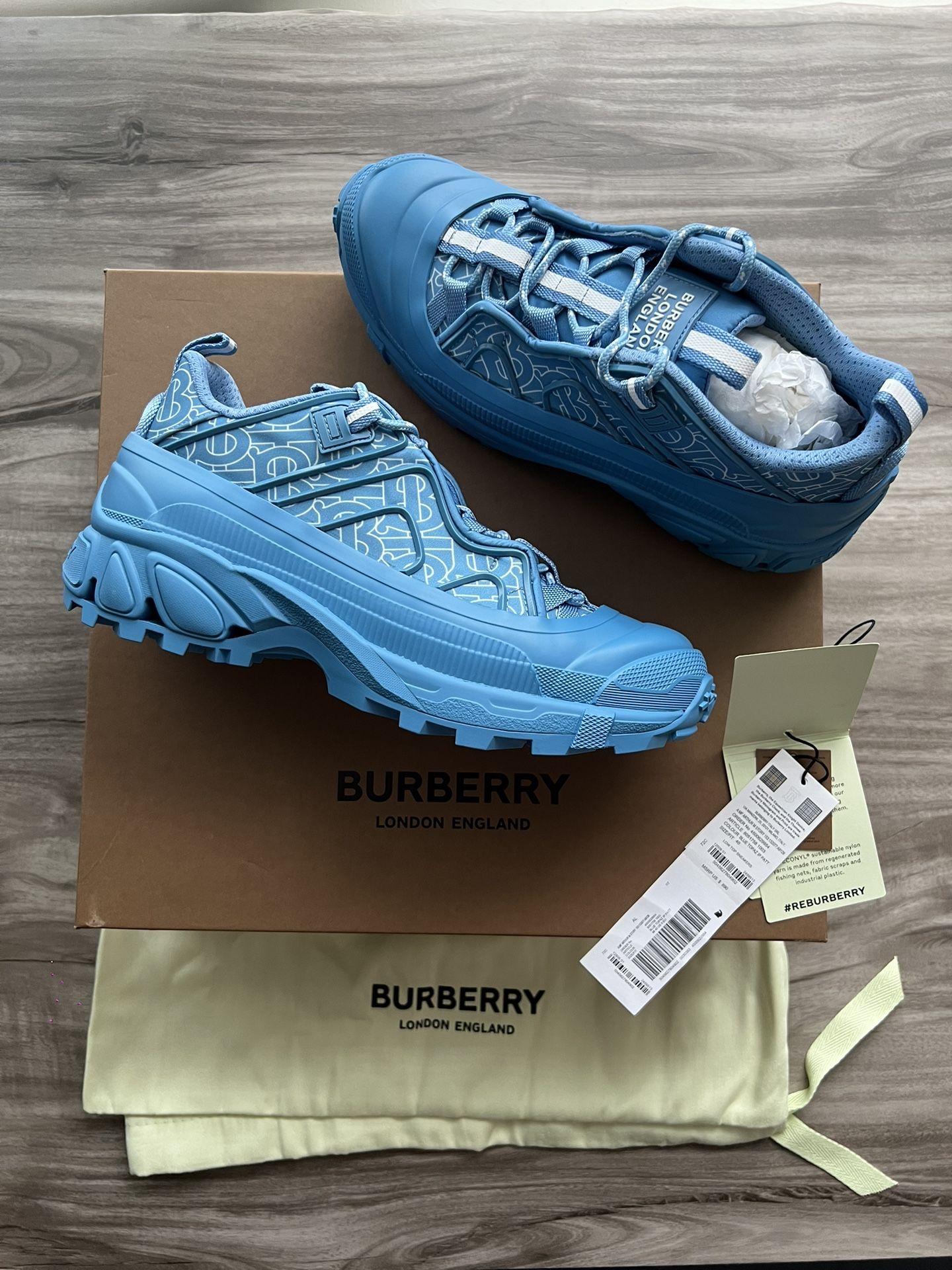 Burberry Arthur Blue NEW Size 7 Men’s (EU 40)/ 8.5 Women’s 