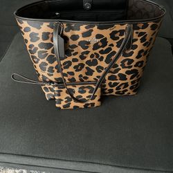 Coach Purses Like New 