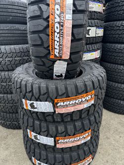 Vendo u. Set de llantas nuevas 33x12 50r17 arroyo R/T
