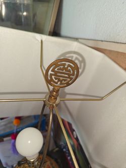 Hand painted Asian lamp. Collectible high value. Pure brass knickers