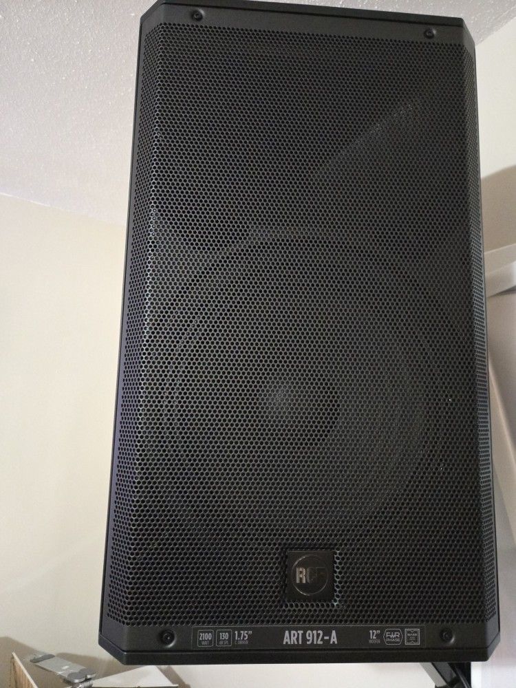 RCF ART 912-A 2,100W