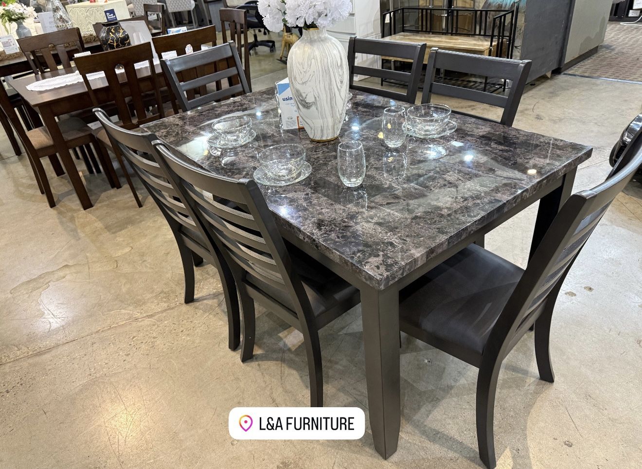 DINING TABLE & 6 CHAIRS