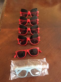 6 pairs of sunglasses