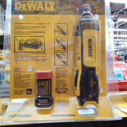DEWALT 8V Max CORDLESS 1/4IN Hex GYROSCOPIC SCREWDRIVER, (1) 1.0 AH BATTERY AND CHARGER
