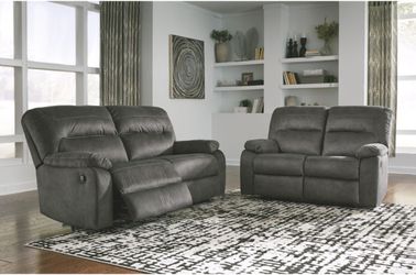 Stunning reclining couch and love seat set!