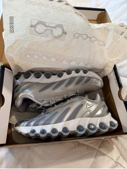 Nike Air Max Dn8 Metallic Silver – New in Box – Sizes 6.5–8.5