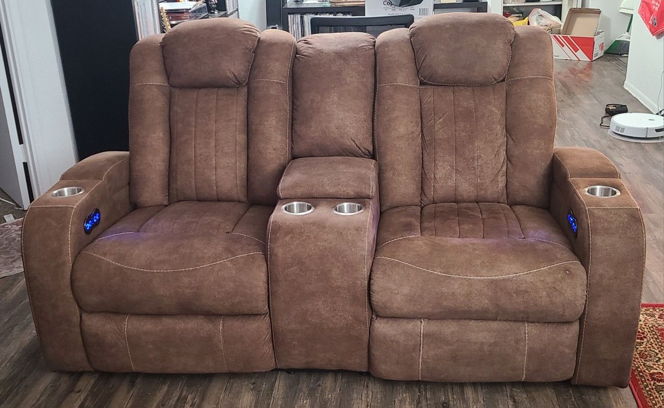 Wolfridge Dual Power Recline Console Loveseat