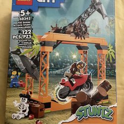 Lego 60342 The Shark Attack Stunt Challenge
