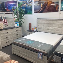 Amazing Deal👍Gorgeous Light Grey Wood 5pc Bedroom Set $799