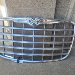 Chrysler 300c Grilled