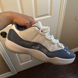 Jordan 11 Low Size 9.5 Mens