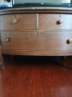 Vintage dresser