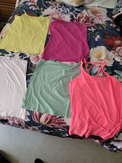 Women's Sz Med Tank Top Lot
