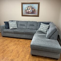 Gray Sectional Sofa with Chaise – Clean & Comfortable