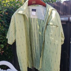 PATAGONIA shirt in great condition size Medium 