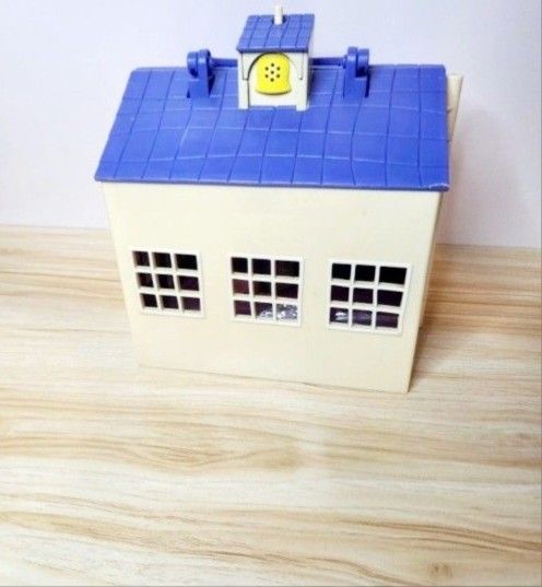 Peppa Pig School House With Friends