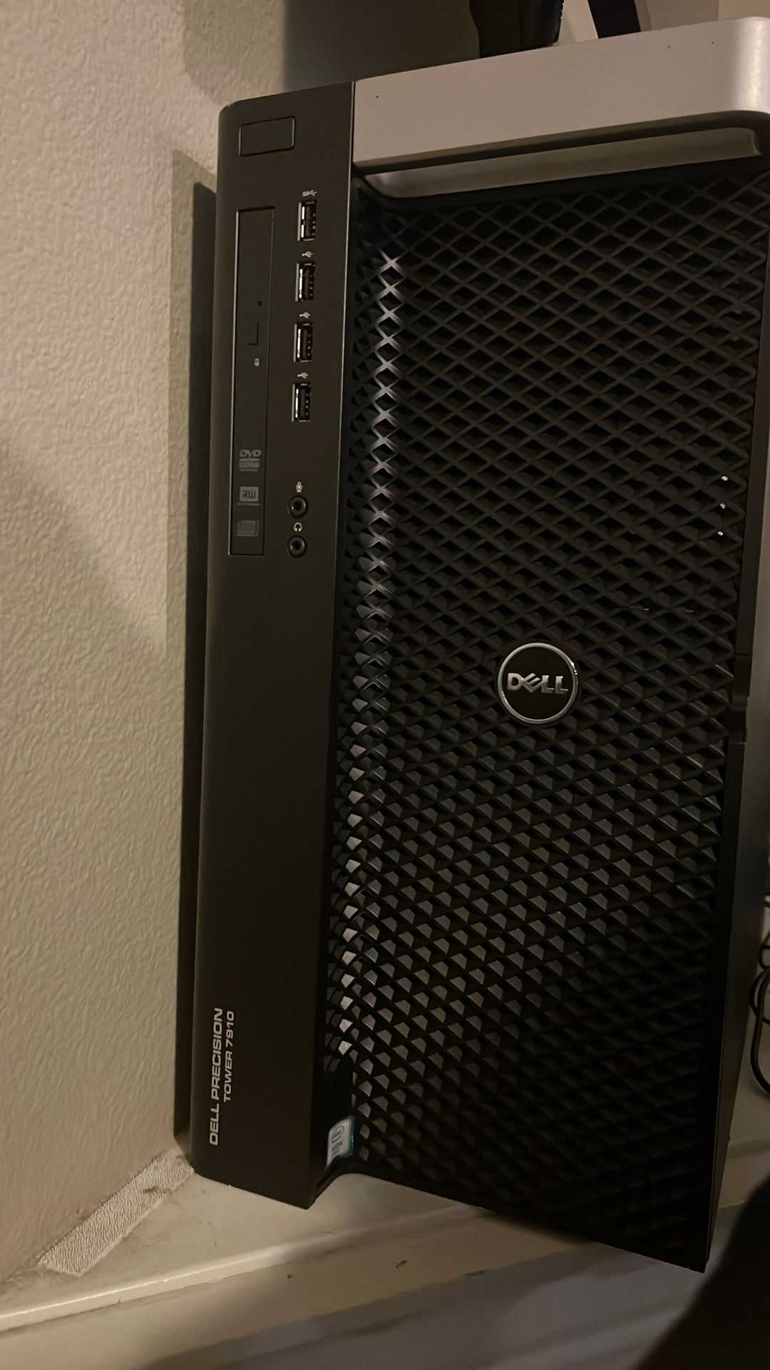 Dell Precision 7910 / T7910 Tower - 2X Intel Xeon E5-2698 V3 16-Core 2.3Ghz
