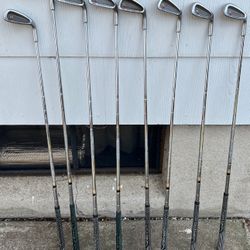 MSC PROGRESSIVE OFFSET GOLF CLUBS 8 CLUBS TOTAL 