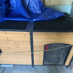 Dog House Large Dog Insulated Like New 