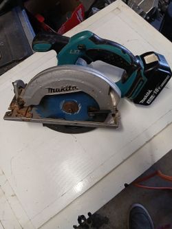 Makita lxt 18 volt saw and battery