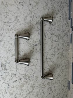 Moen Towel Bar and Toilet Paper Holder