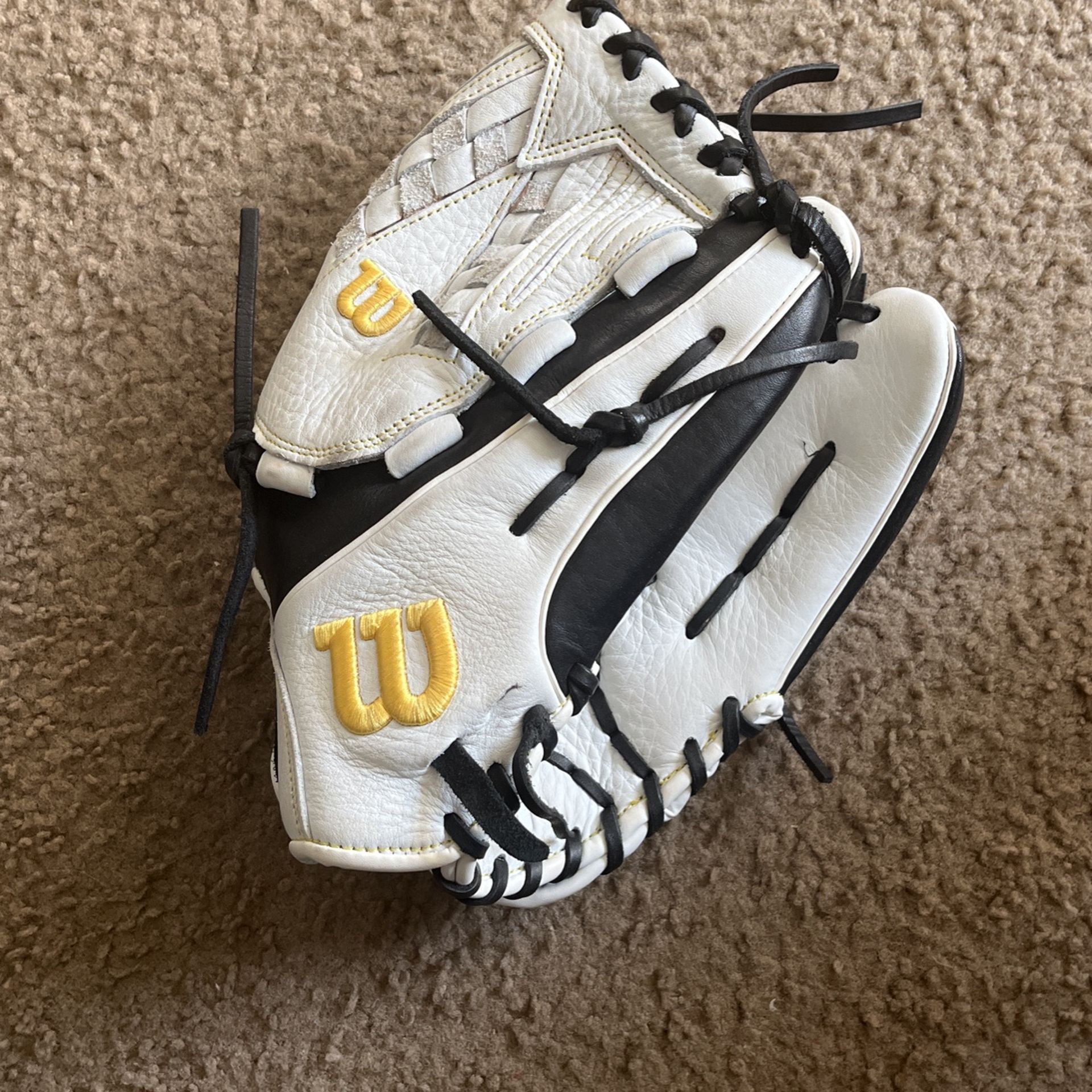 Wilson Baseball Glove