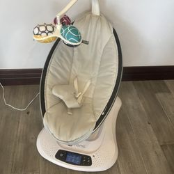 4Moms Mamaroo  Baby Swing