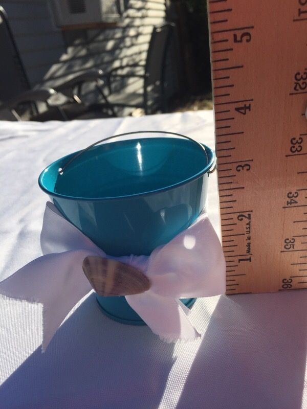 Wedding and party favor pockets buckets
