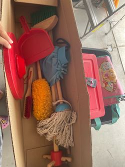 Melissa and Doug cleaning play set