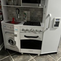 Play Kitchen