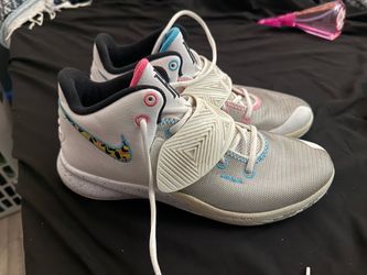 Kyrie Flytraps 3 South beach