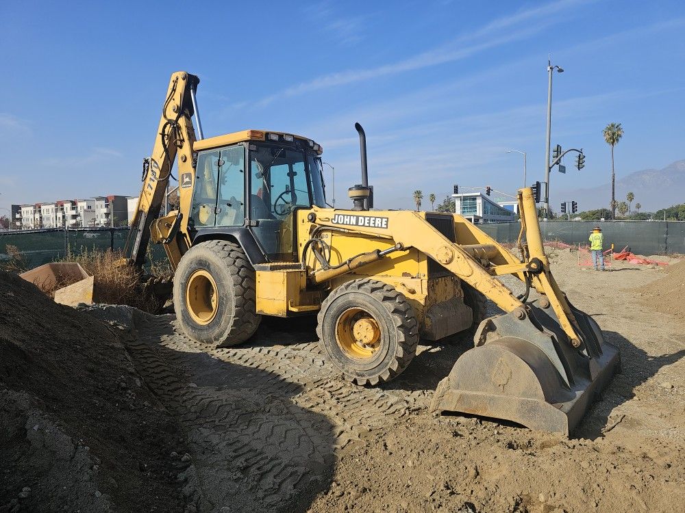 John Deere Backhoe  710D